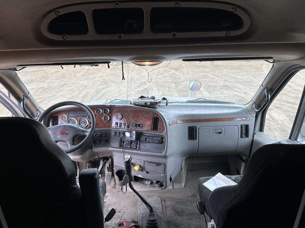 2003 Peterbilt 387 Sleeper Cab Truck Tractor