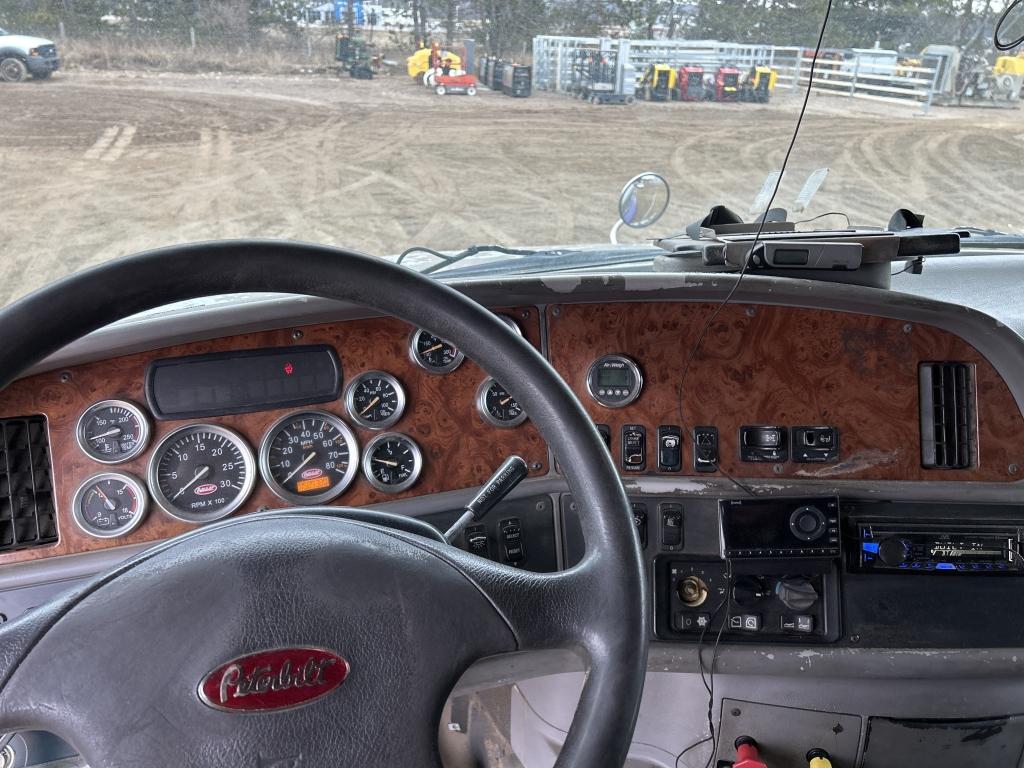 2003 Peterbilt 387 Sleeper Cab Truck Tractor