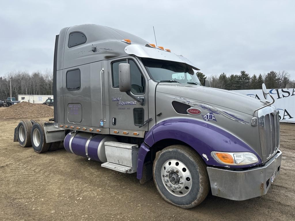 2003 Peterbilt 387 Sleeper Cab Truck Tractor
