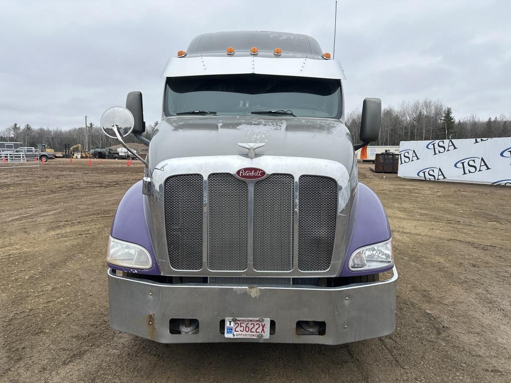 2003 Peterbilt 387 Sleeper Cab Truck Tractor