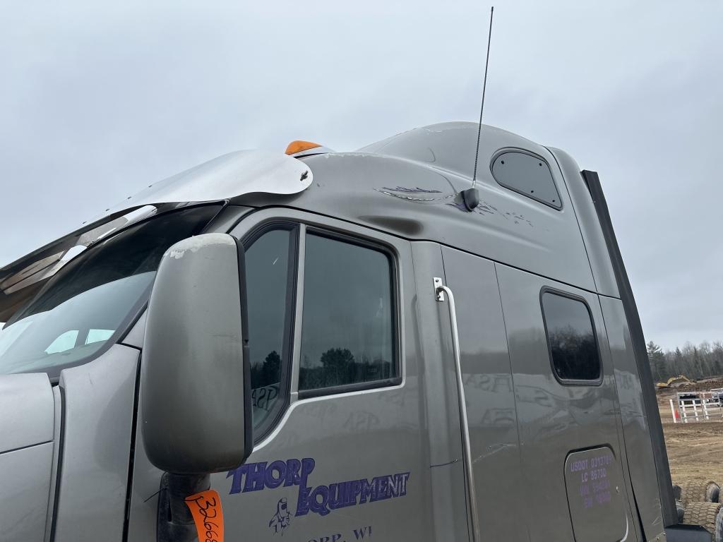 2003 Peterbilt 387 Sleeper Cab Truck Tractor