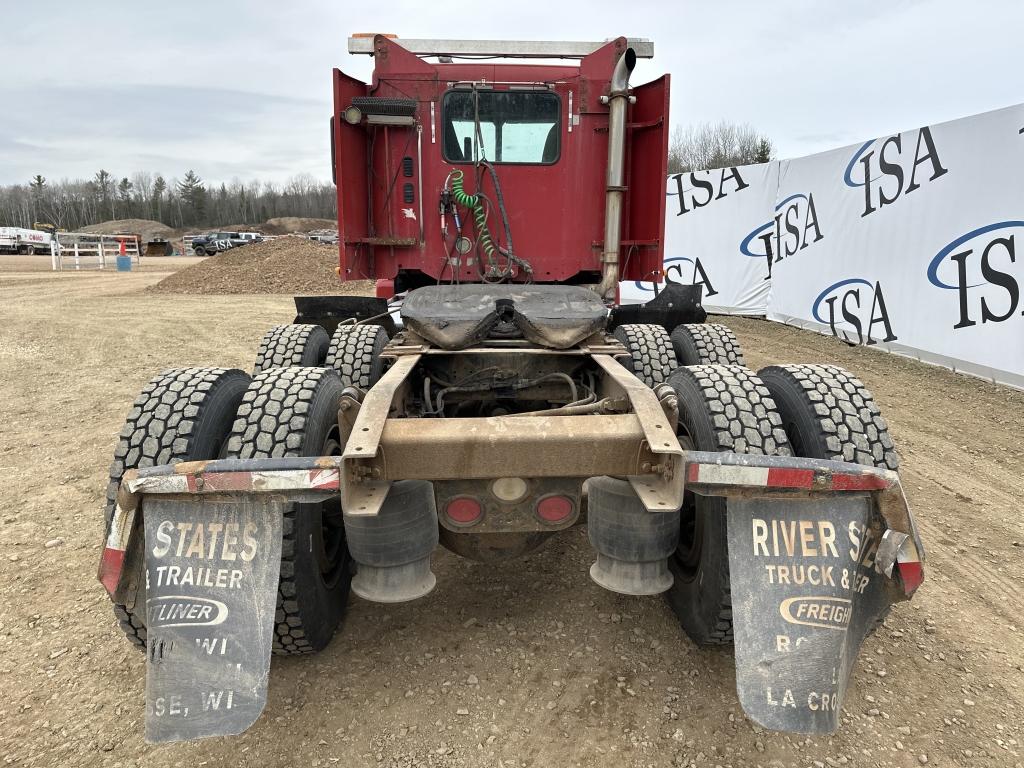 2005 Freightliner Day Cab