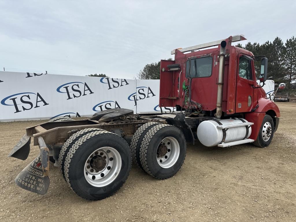 2005 Freightliner Day Cab