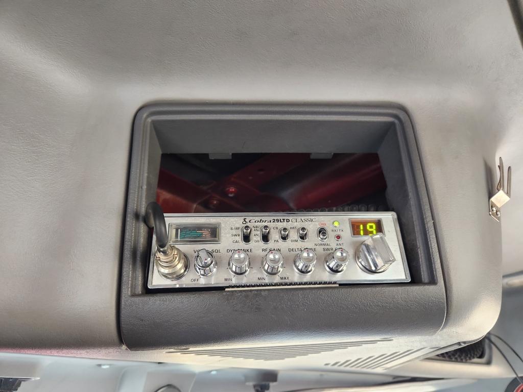 2005 Freightliner Day Cab