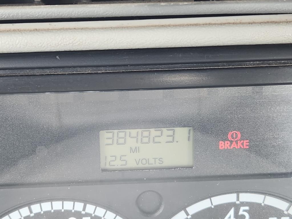 2005 Freightliner Day Cab