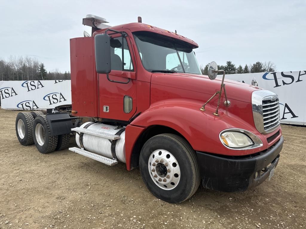2005 Freightliner Day Cab