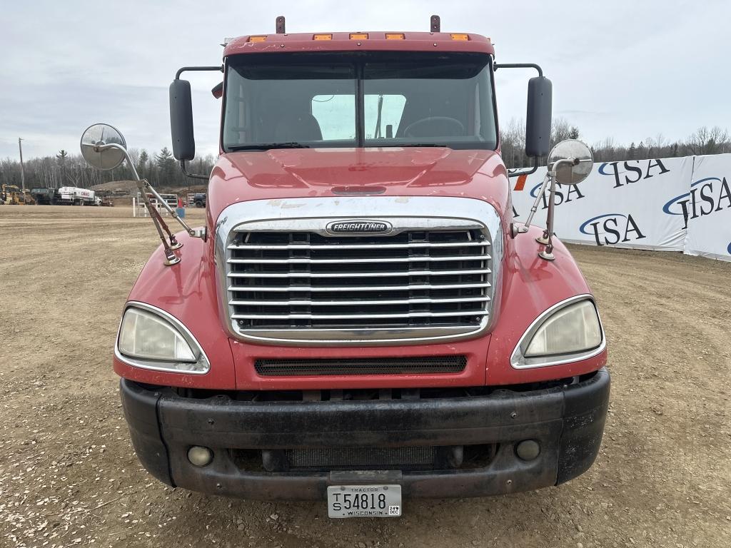 2005 Freightliner Day Cab