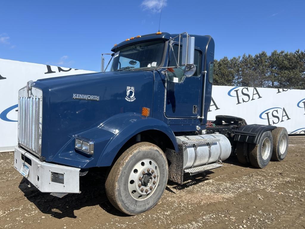 2008 Kenworth T800 Day Cab Tractor