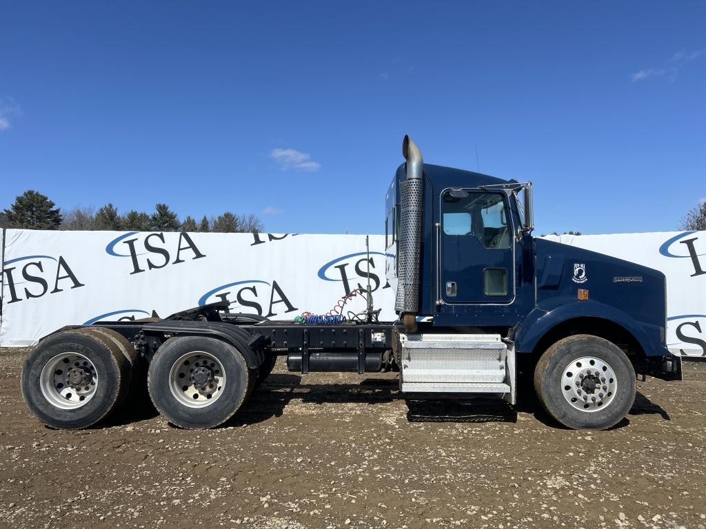 2008 Kenworth T800 Day Cab Tractor