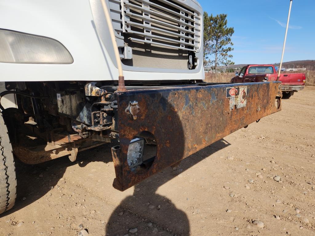 2010 Freightliner Grapple Truck