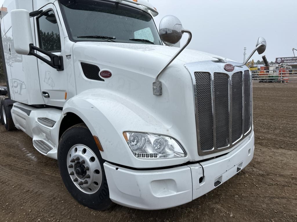 2016 Peterbilt 579 Sleeper Cab Truck Tractor