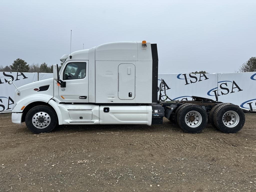 2016 Peterbilt 579 Sleeper Cab Truck Tractor