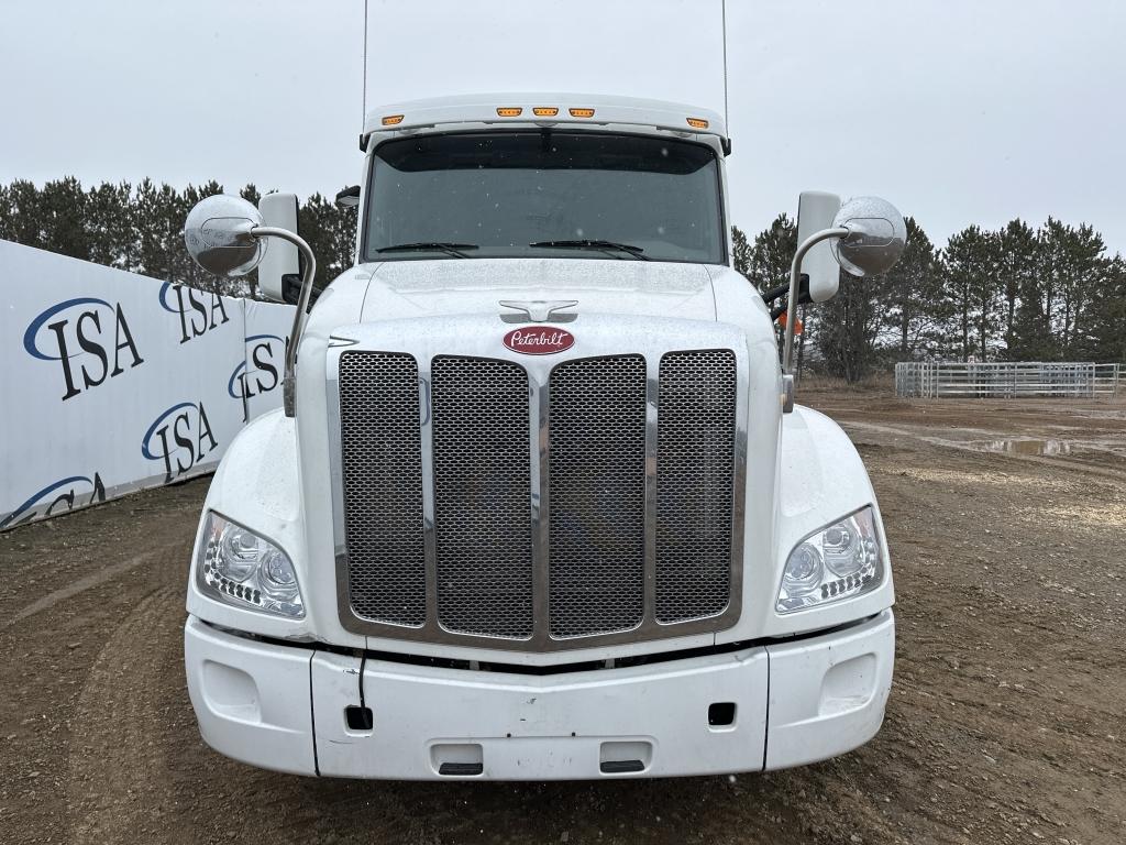 2016 Peterbilt 579 Sleeper Cab Truck Tractor