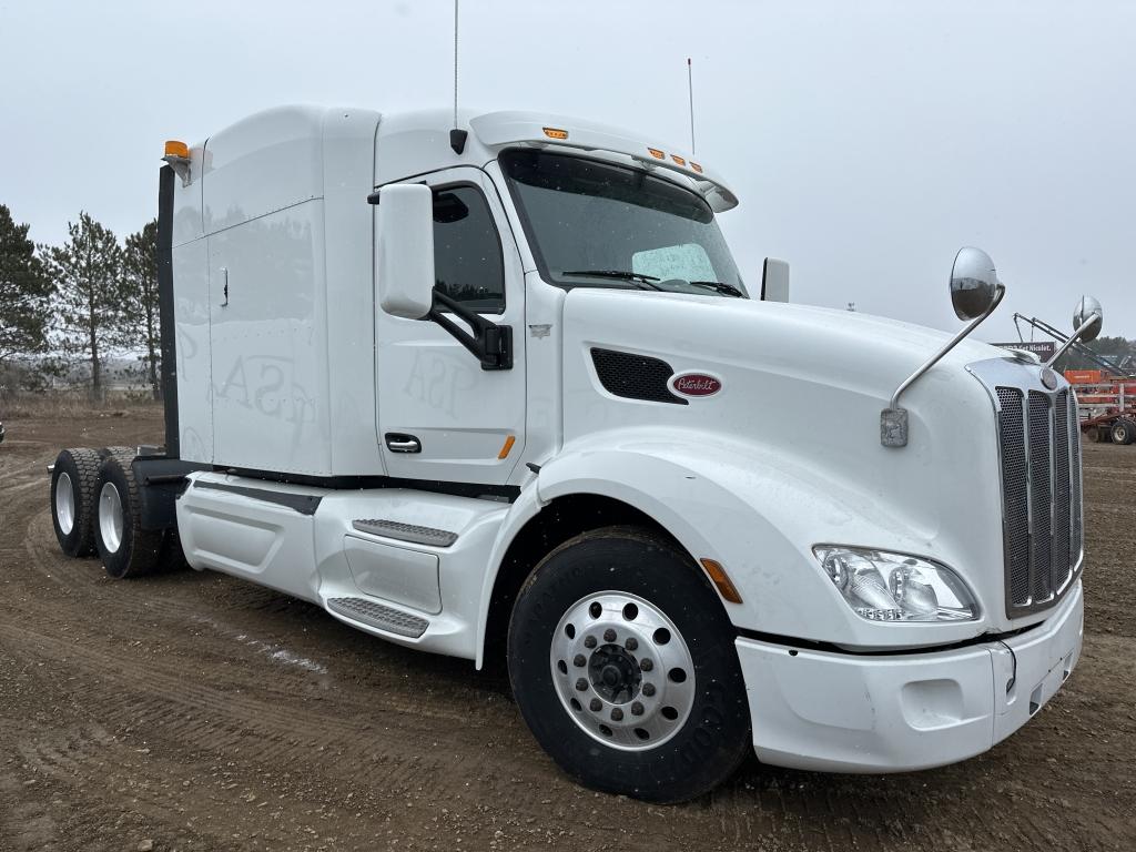 2016 Peterbilt 579 Sleeper Cab Truck Tractor