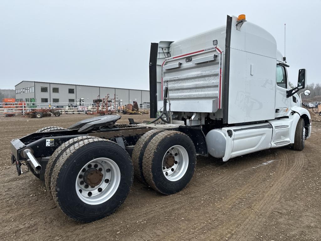 2016 Peterbilt 579 Sleeper Cab Truck Tractor