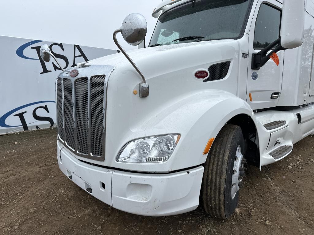 2016 Peterbilt 579 Sleeper Cab Truck Tractor