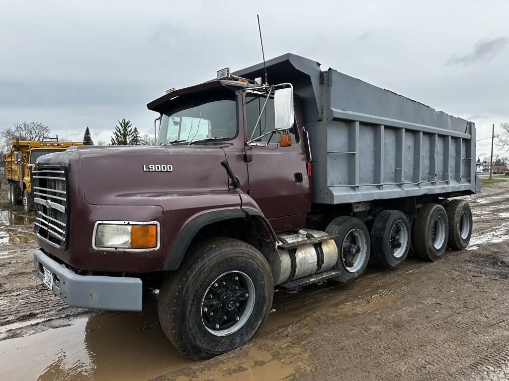 1993 Ford L9000 Quad Axle Dump Truck