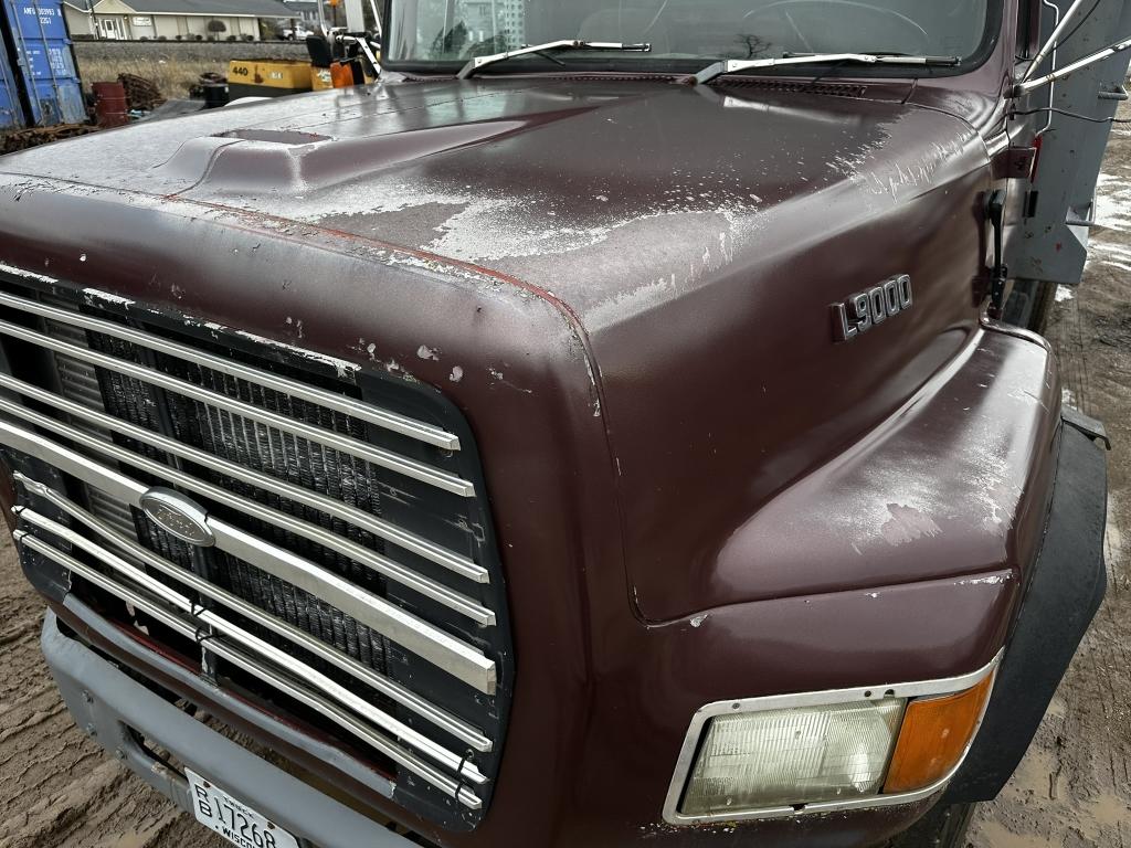 1993 Ford L9000 Quad Axle Dump Truck