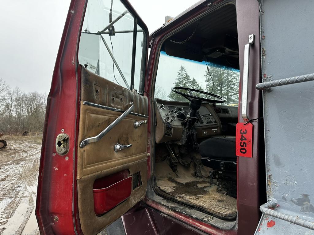 1993 Ford L9000 Quad Axle Dump Truck