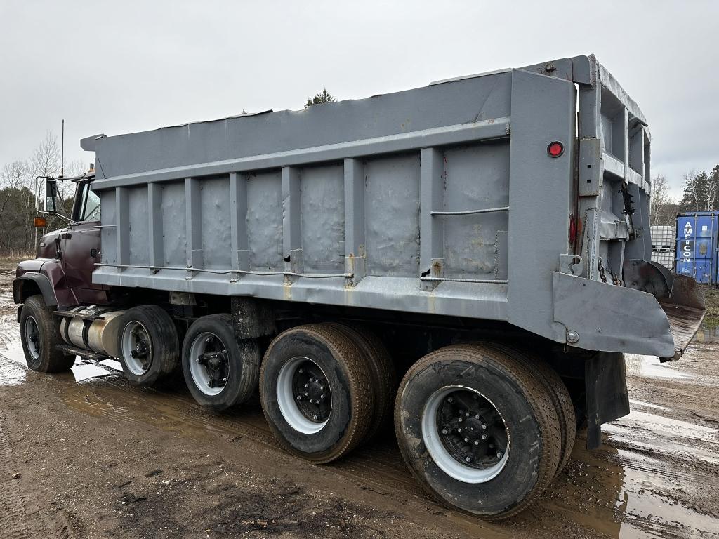 1993 Ford L9000 Quad Axle Dump Truck