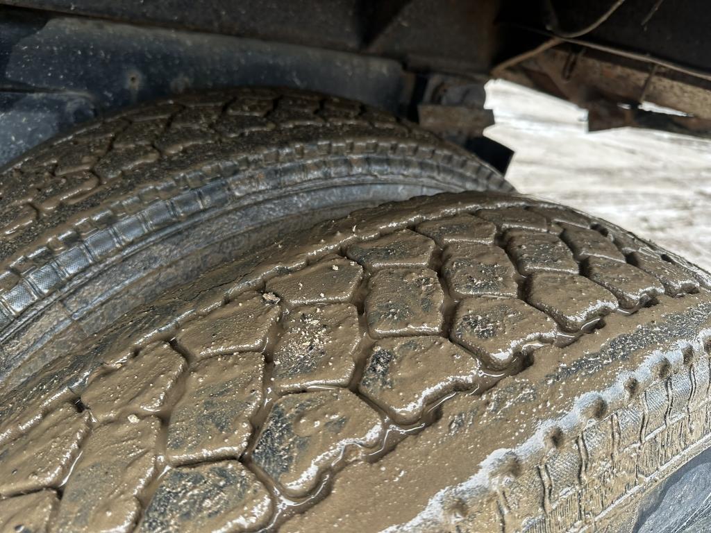 1993 Ford L9000 Quad Axle Dump Truck