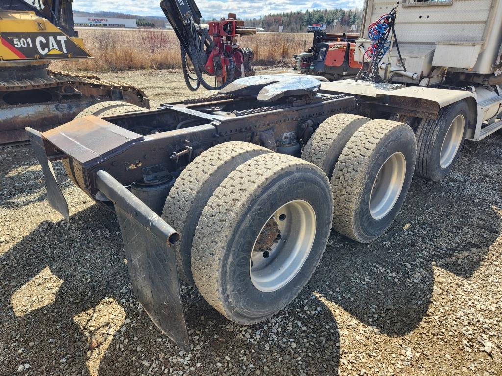 1999 Freightliner Day Cab Truck Tractor