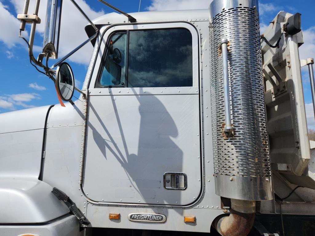 1999 Freightliner Day Cab Truck Tractor