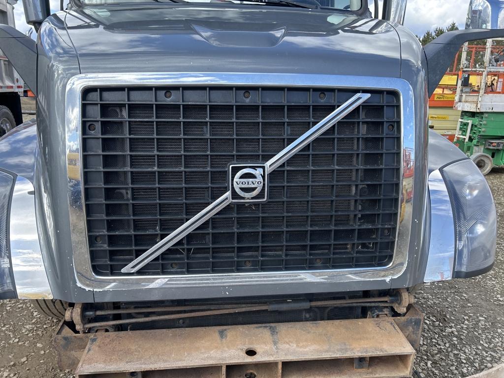 2016 Volvo D13 Day Cab