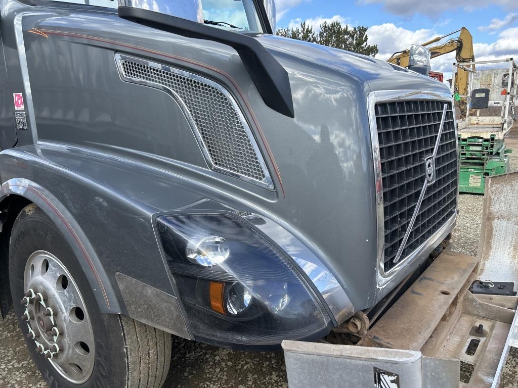 2016 Volvo D13 Day Cab