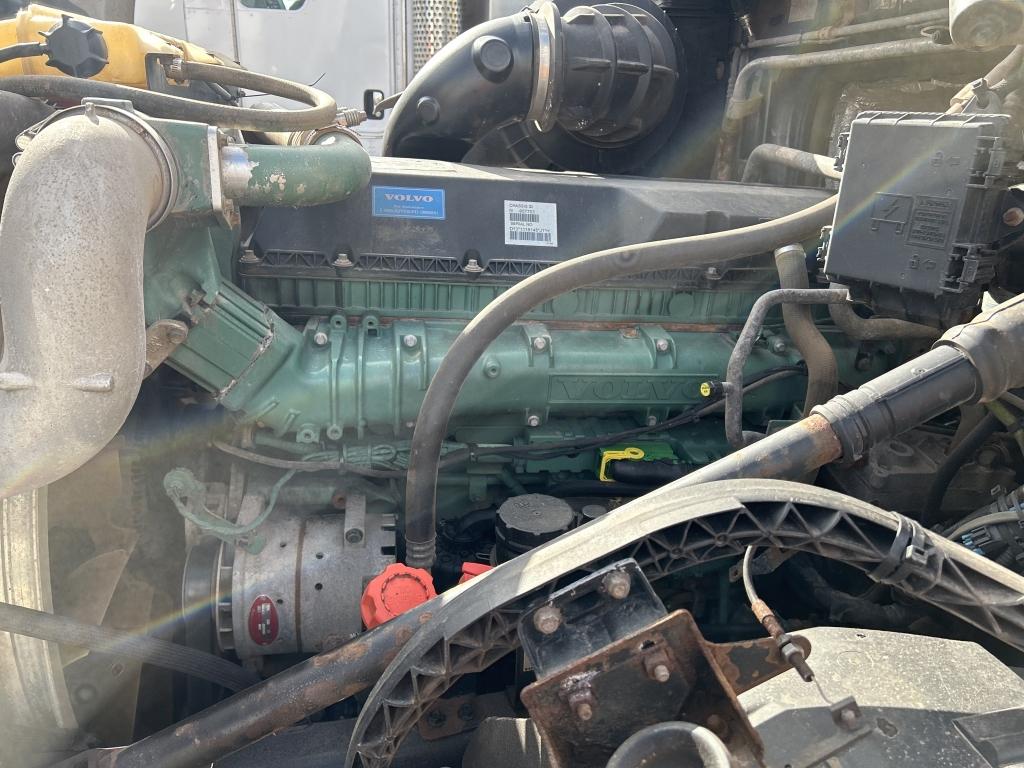 2016 Volvo D13 Day Cab
