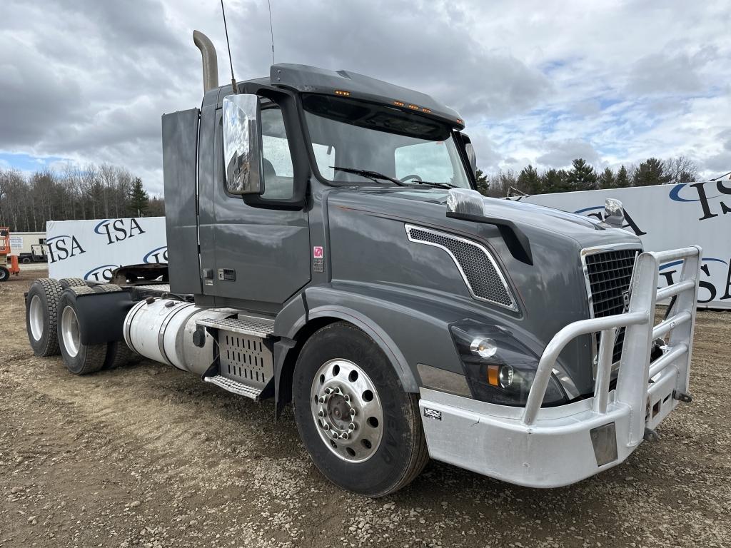 2016 Volvo D13 Day Cab