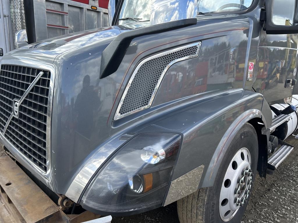 2016 Volvo D13 Day Cab