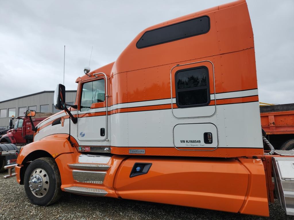 2017 Kenworth T660 Studio Sleeper