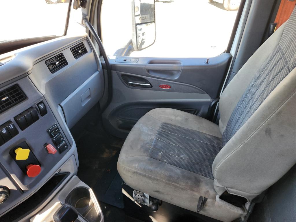 2017 Peterbilt 579 Day Cab Truck Tractor