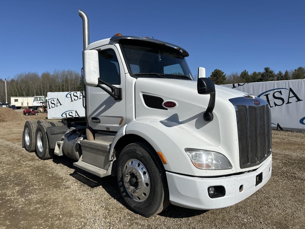 2017 Peterbilt 579 Day Cab Truck Tractor