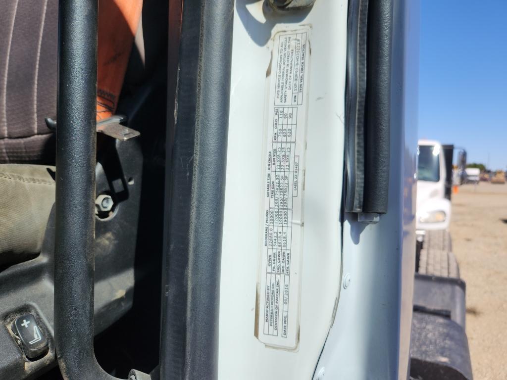 2017 Peterbilt 579 Day Cab Truck Tractor