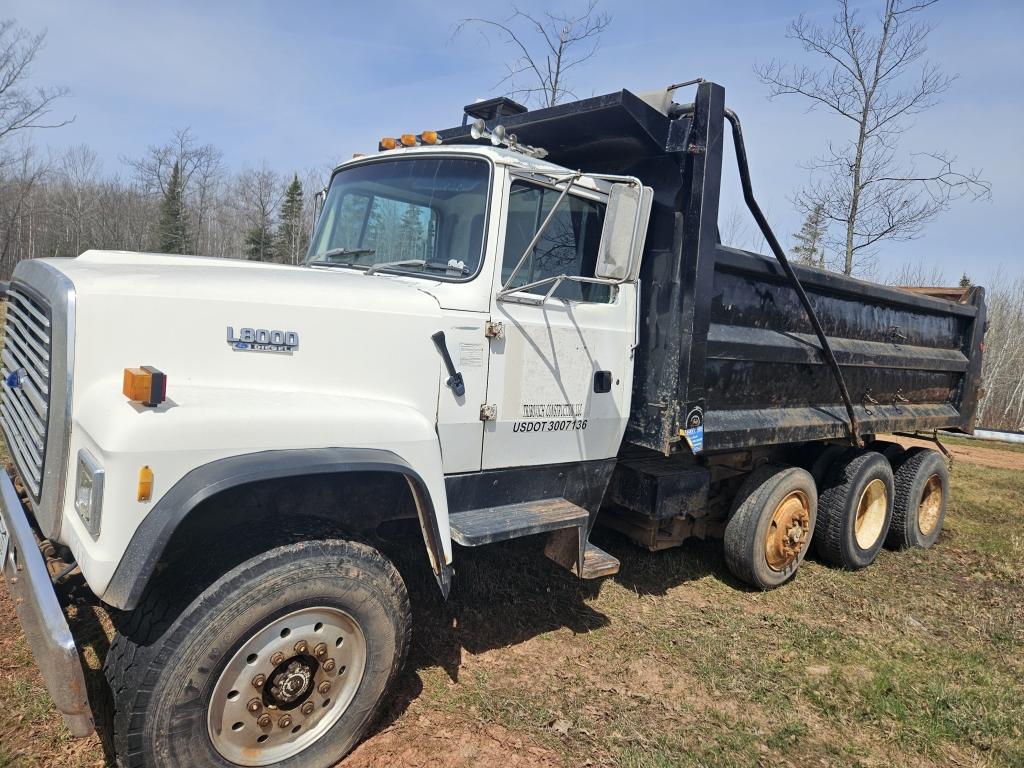 1993 Ford L8000 Dump Truck