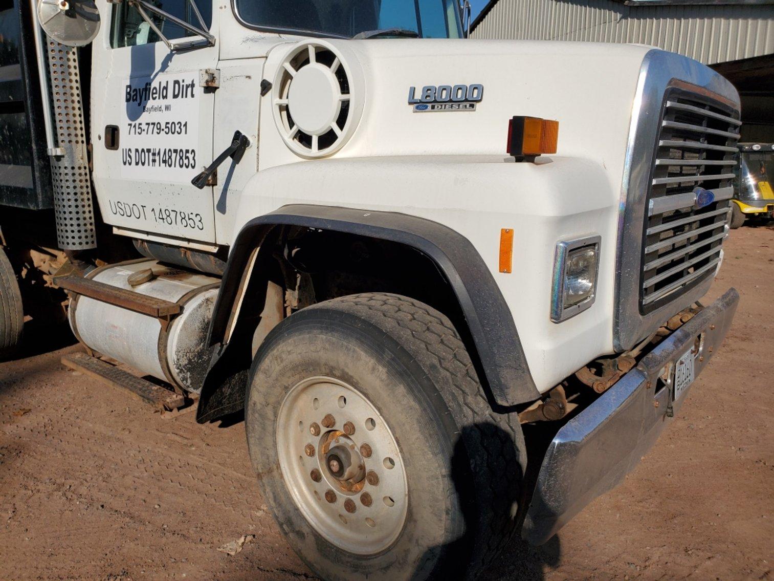 1993 Ford L8000 Dump Truck