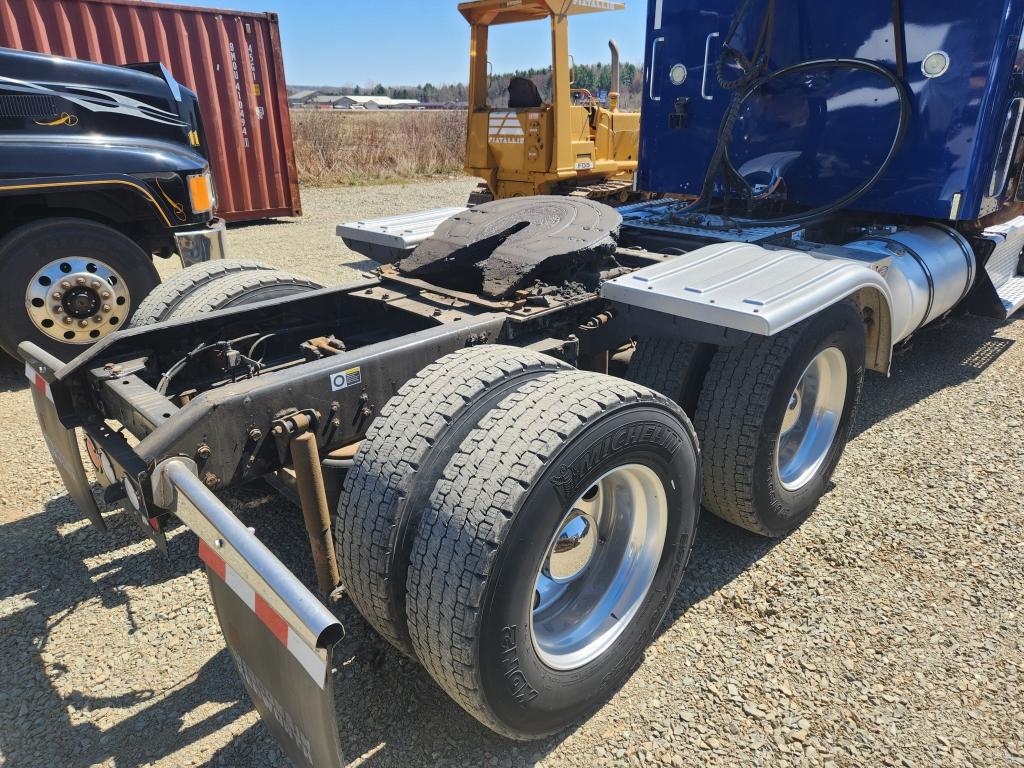 2016 Kenworth T660 Sleeper Cab Truck