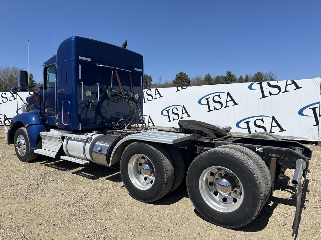 2016 Kenworth T660 Sleeper Cab Truck