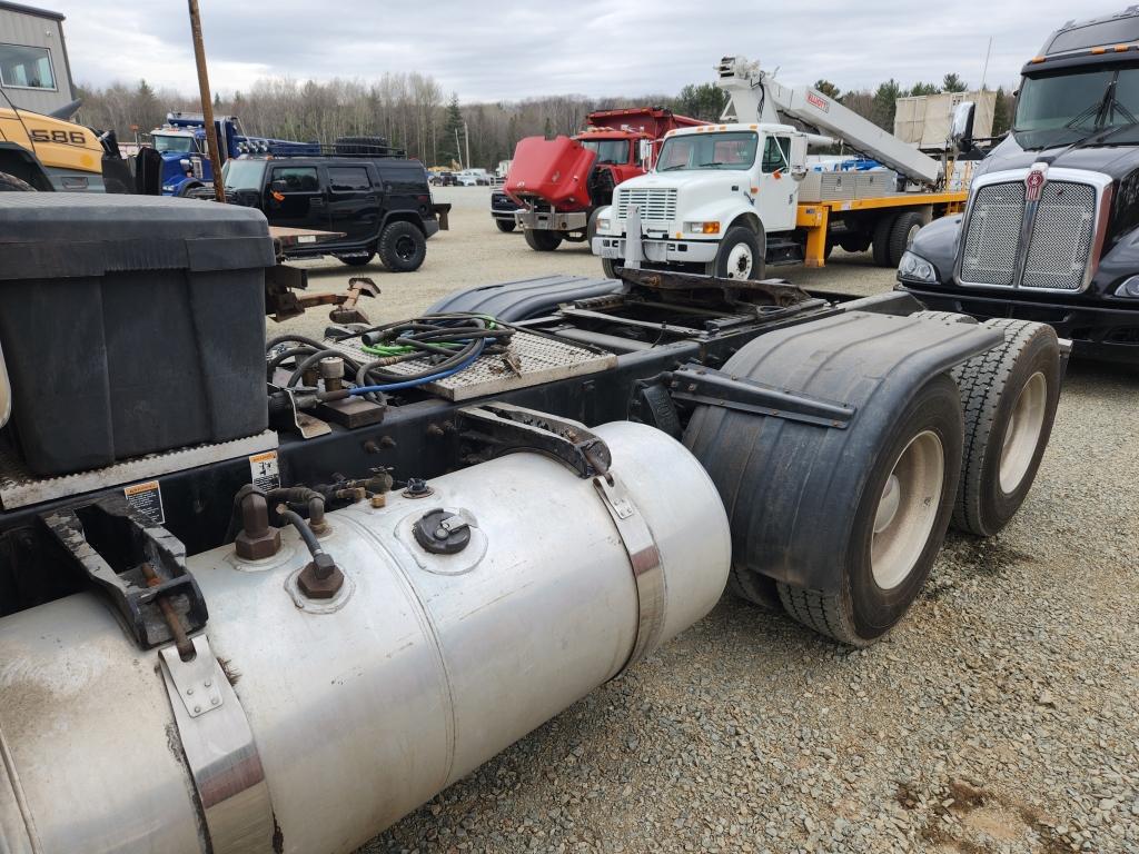 2018 Peterbilt 567 Day Cab Truck Tractor