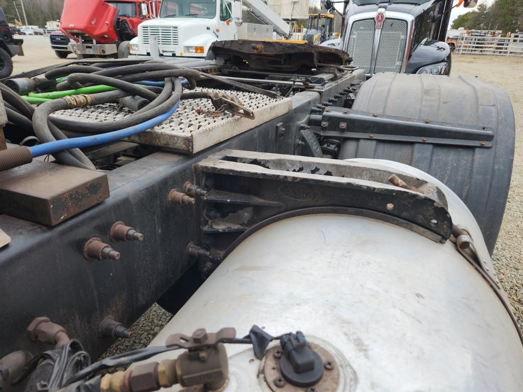 2018 Peterbilt 567 Day Cab Truck Tractor