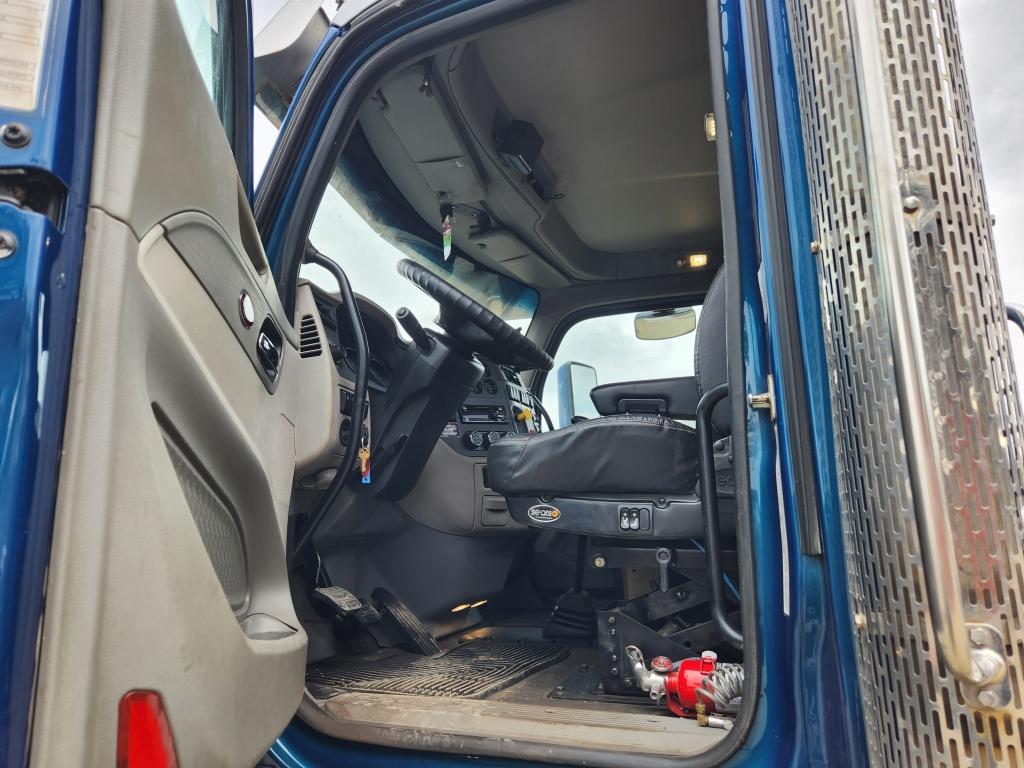 2018 Peterbilt 567 Day Cab Truck Tractor