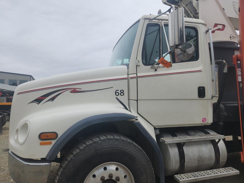 1998 Freightliner Fl112 Boom Truck