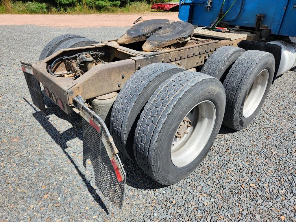 2001 Peterbilt 379 Sleeper Truck Tractor