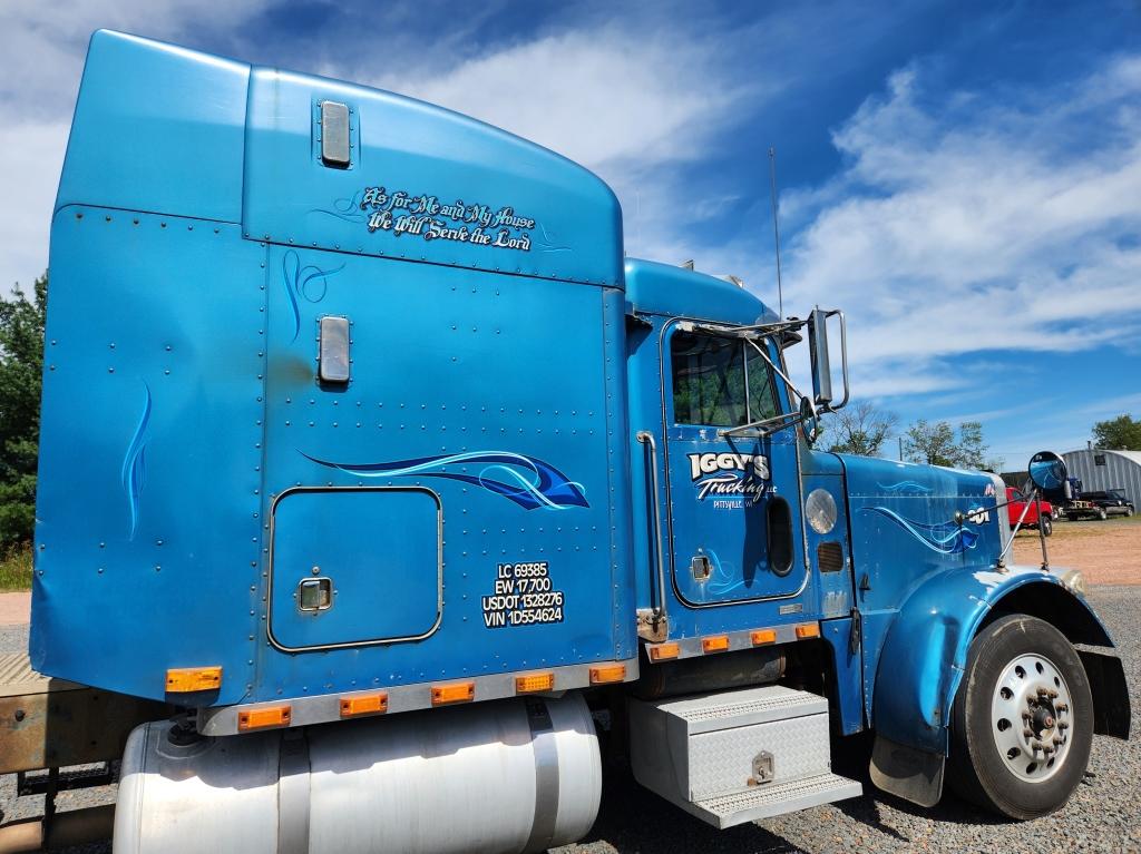 2001 Peterbilt 379 Sleeper Truck Tractor