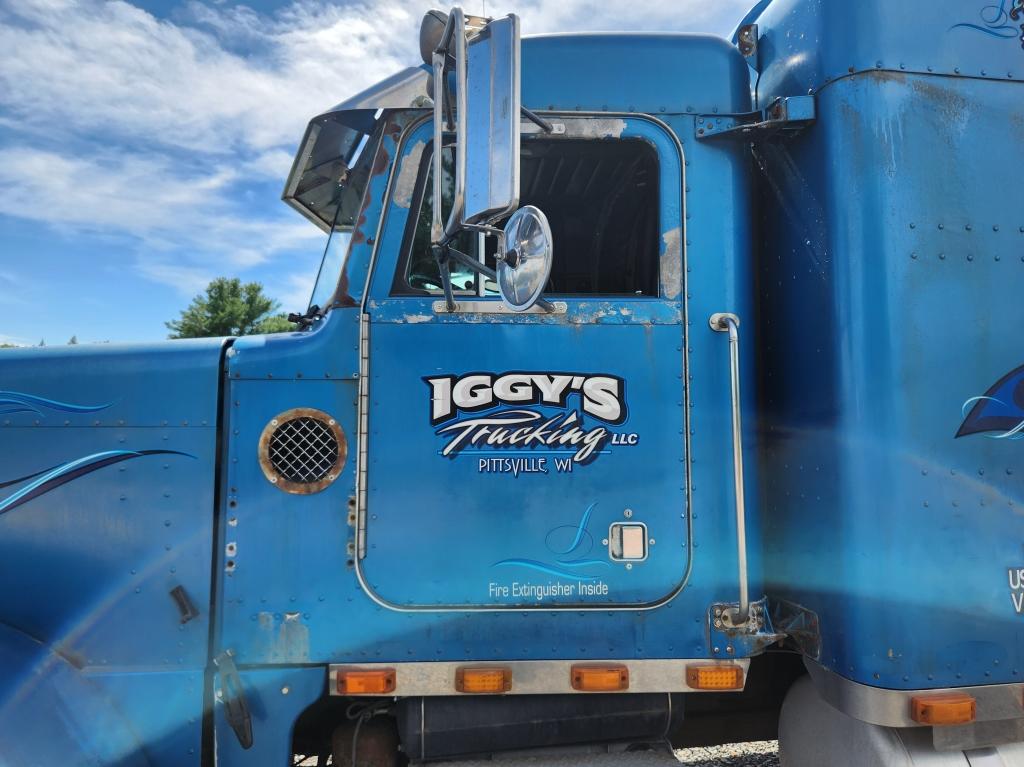 2001 Peterbilt 379 Sleeper Truck Tractor