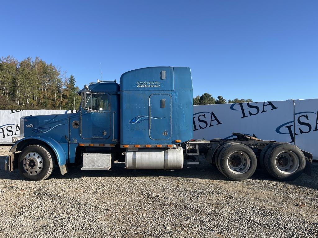 2001 Peterbilt 379 Sleeper Truck Tractor