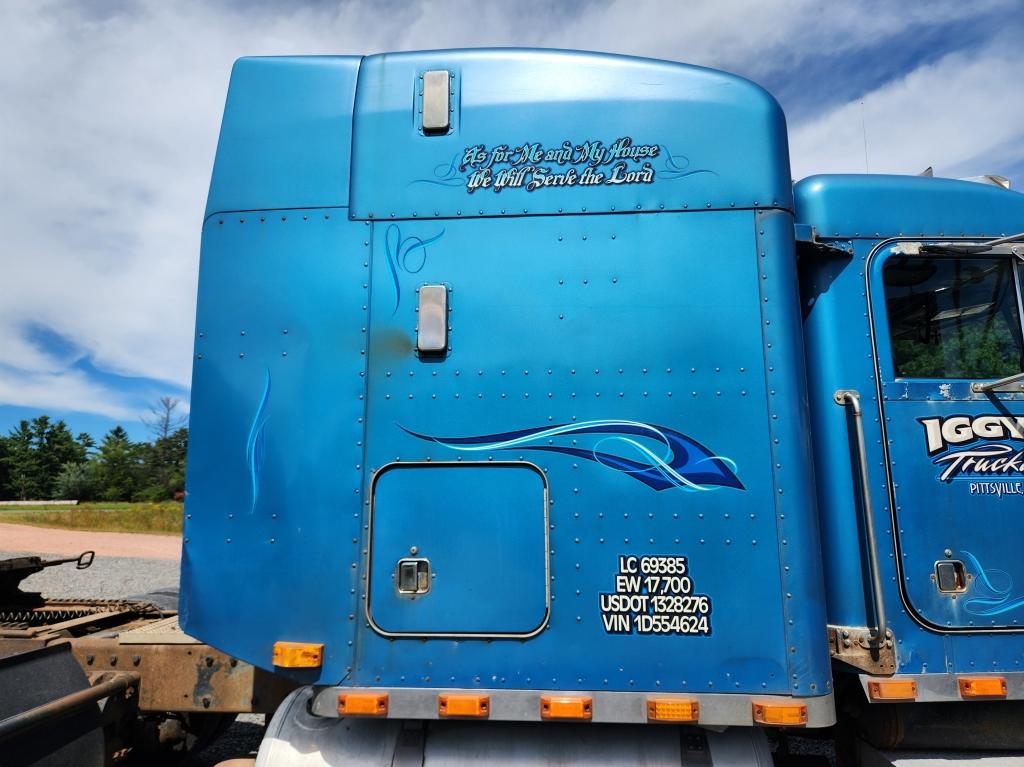 2001 Peterbilt 379 Sleeper Truck Tractor