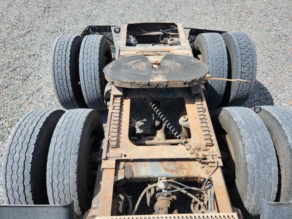 2001 Peterbilt 379 Sleeper Truck Tractor